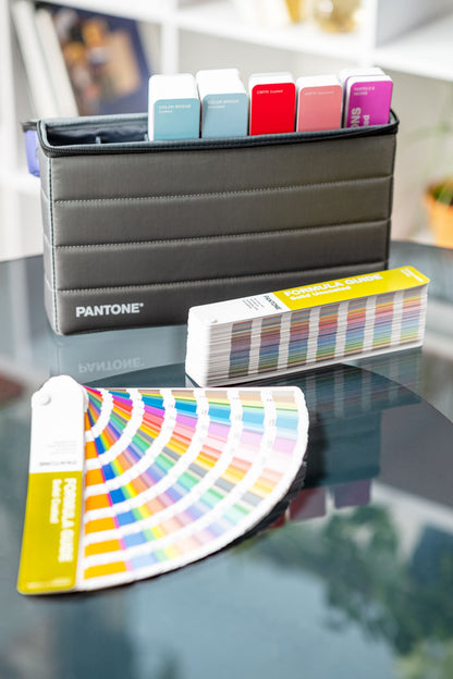 PANTONE® Portable Guide Studio - GPG304C  **NEW VERSION**