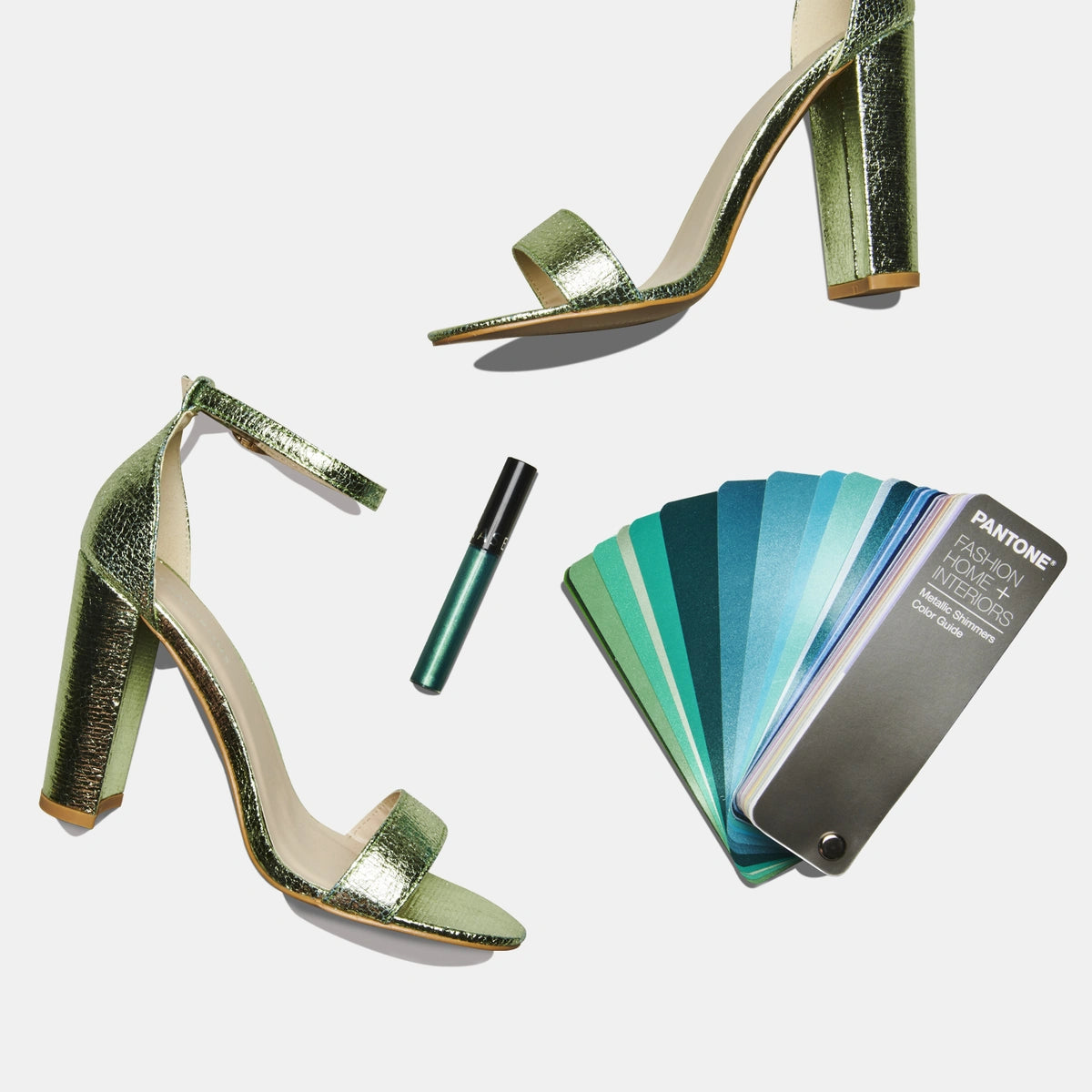 PANTONE® Fashion, Home + Interiors Metallic Shimmers Guide - FHIP310B
